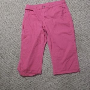 Women's 3/4 Length Pants.